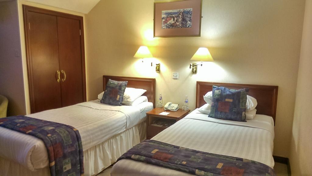 Malin Court Hotel And Restaurant Άυρ Δωμάτιο φωτογραφία